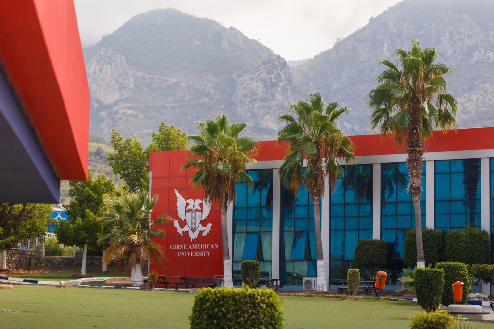 Кампус Girne American University в Кирении